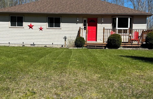 Sauble Beach House | Welcome to Red door cottage! Sauble Beach!