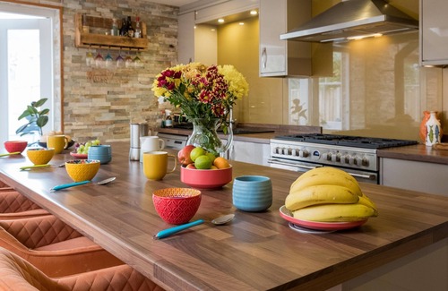 Ryde Apartment | Welcome to Rowallen, in the heart of Ryde on the Isle of Wight, a stunning Edwardian town house spre