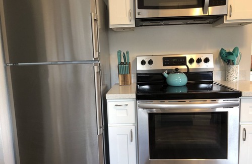West End House | Welcome to S. Rochester in Tacoma! 2BR, 1BA house!