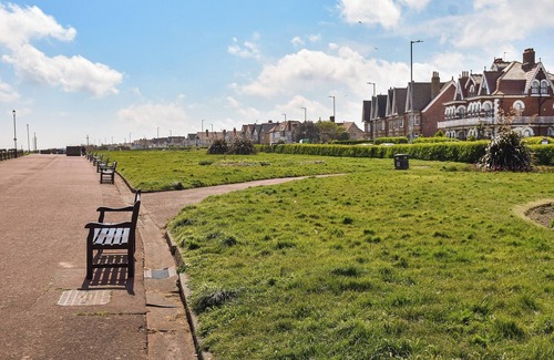 Gorleston-on-Sea Cottage | Welcome to Salty Paws.