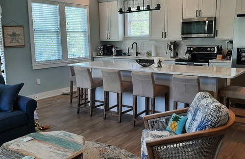 Corolla Village Condo | Welcome to Saltwater Seaclusion! Heart of Corolla! Walk to everything!