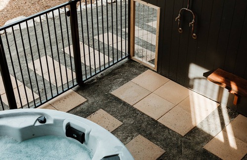 Newland House | Welcome to Salty Brush, indulge in luxury at Vivonne Bay.