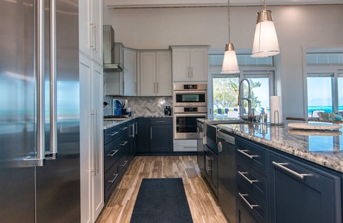 Tar Bay House | Welcome To Sandy Bum Relax In Luxury On Tar Bay Beach (5 Bedroom Listing)