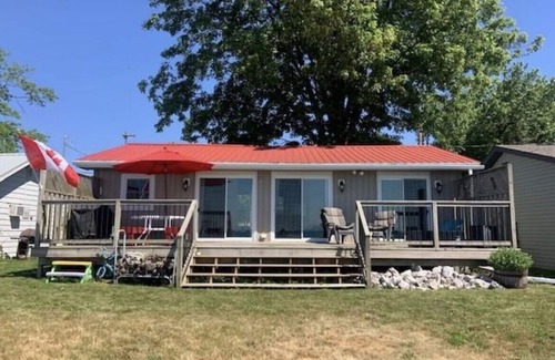 Selkirk Cottage | Welcome to Selkirk Oasis - Your Lakefront Getaway!