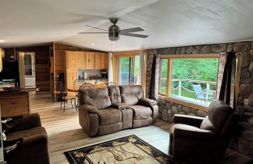 Kettle River Cabin | Welcome to Shangri-Lodge.! Your 2 cabin retreat on a family friendly lake.