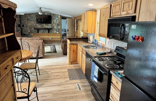 Kettle River Cabin | Welcome to Shangri-Lodge.! Your 2 cabin retreat on a family friendly lake.