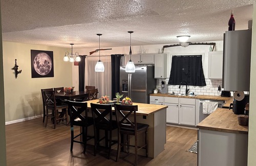 Cassville House | Welcome to Sherwood Forest