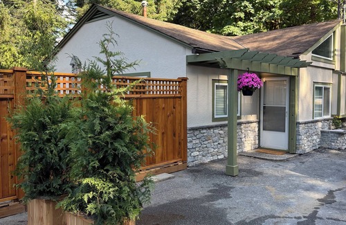 Cultus Lake Cottage | Welcome to “Spruce” at The Cedars