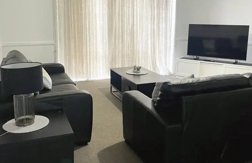 East Wagga Wagga Apartment | Welcome to 'Suburban Bliss: Elegant Villa 1' – Your Serene Retreat