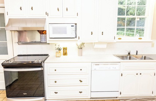 Summerville House | Welcome to Summerville! 1.0 miles from the Augusta National