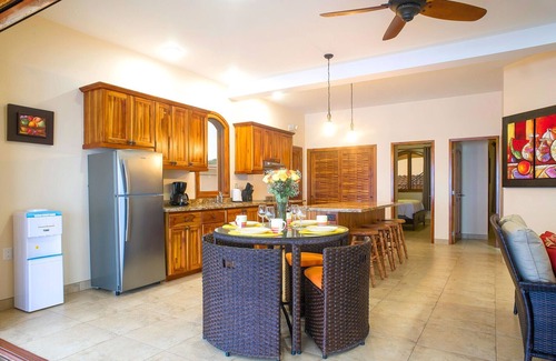 Manglaralto Apartment | Welcome To Sunrise Villa! Get Ready For An Unforgettable Beach Vacation!
