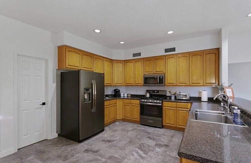 Shadow Ridge House | Welcome to the Hokum House! Incredible city and mountain views.