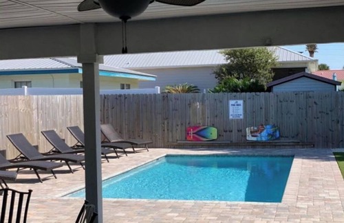 Fort Bay House | Welcome to the Sunshine Shack! Private backyard pool only 2 blocks from beach