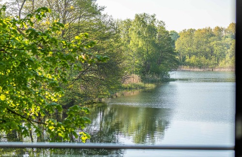 Krakow am See Apartment | Welcome to the 5-star Mantra Oasis vacation apartment directly on Lake Krakow.