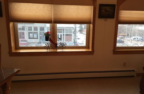 Ouray Condo | Welcome To The Ago Gallery Loft. Spacious, Clean, Convenient Location.