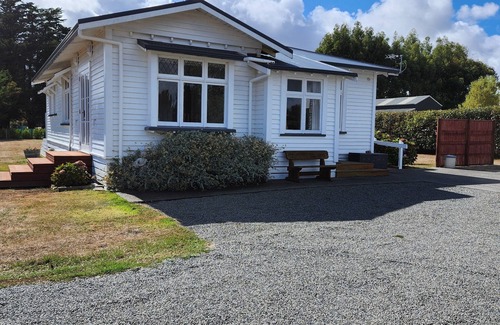 Martinborough House | Welcome to The Back Paddock