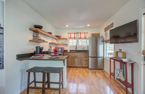 Black Mountain Cabin | Welcome to the Black Mountain 5th Street Cabins – Cabin