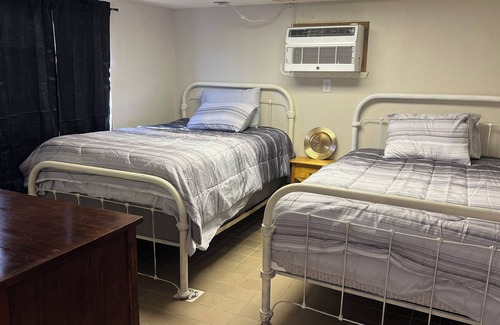 Kingston Cabin | Welcome to the Beach Bum Shack! Centrally located in Enos Oklahoma.