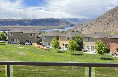 Quincy Condo | Welcome to the Bright Side!