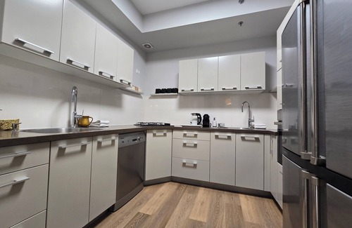 Nachlaot Apartment | Welcome to «The Chestnut» by MPJ vacation Rentals Ltd