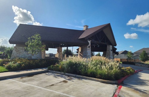 Katy House | Welcome to The Cozy House! 3500sqf house with 20ft ceilings. Home office and gym