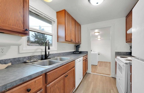 Springfield House | Welcome to The Cozy Nook – Your Cozy Retreat in the Heart of It All!n
