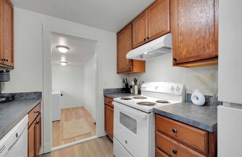 Springfield House | Welcome to The Cozy Nook – Your Cozy Retreat in the Heart of It All!n