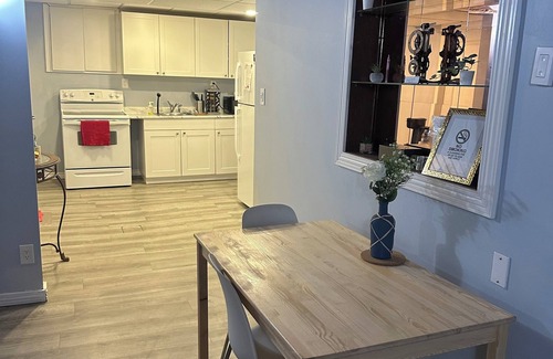 Regina House | Welcome to The Da Vinci Suite in Regina’s Uplands area!