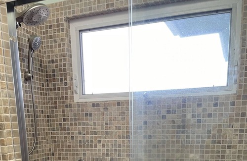 Pauwela Apartment | Welcome to the Dolphin Studio + 1 bathroom with Wifi