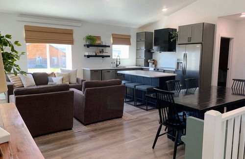 Thayne House | Welcome to the Gold Bison Getaway.