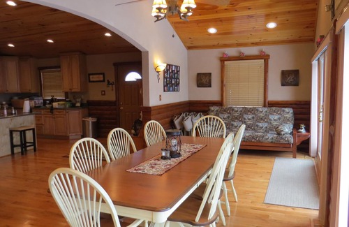 Great Cacapon House | Welcome to the Grandview. A mountain retreat with a grand view!