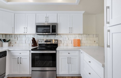 Sunrise Villas Condo | Welcome to the Grand Bahama. An updated condo in South PS with Mountain Views.