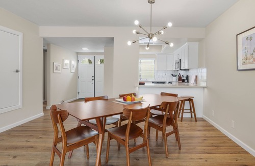 Sunrise Villas Condo | Welcome to the Grand Bahama. An updated condo in South PS with Mountain Views.