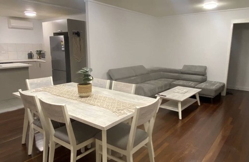 The Range House | Welcome to the heart of Central Queensland Australia!