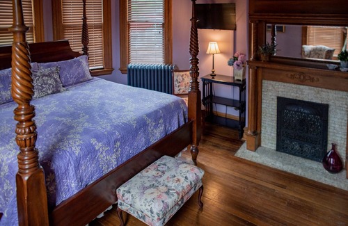 Sutton Bed & Breakfast | Welcome to the historic Elk River Hotel & Cafe! Located riverfront on the beautiful Elk River, and just 2 miles from I-79, you are moments away from all that the Sutton area has to offer. Guest in town to enjoy the gorgeous outdoor scenery and recrea