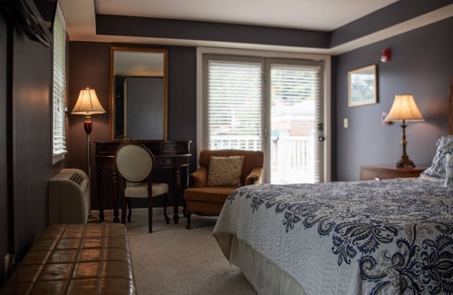 Sutton Bed & Breakfast | Welcome to the historic Elk River Hotel & Cafe! Located riverfront on the beautiful Elk River, and just 2 miles from I-79, you are moments away from all that the Sutton area has to offer. Guest in town to enjoy the gorgeous outdoor scenery and recrea