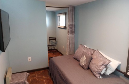 Sutton Bed & Breakfast | Welcome to the historic Elk River Hotel & Cafe! Located riverfront on the beautiful Elk River, and just 2 miles from I-79, you are moments away from all that the Sutton area has to offer. Guest in town to enjoy the gorgeous outdoor scenery and recrea