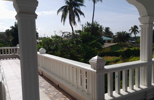 Union Island House | Welcome to The Home Hotel Village House, the perfect haven for large groups.