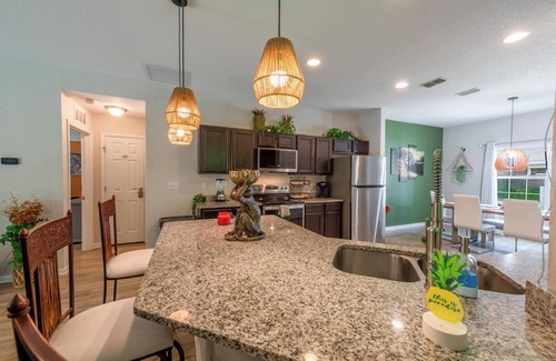 Southside House | Welcome to the Jungle! Jacksonville Beach/Mayo Clinic/UNF/Shopping