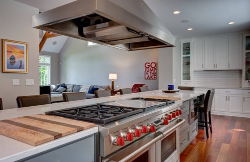 Sturgeon Bay House | Welcome to ‘The Lake House on the South Shore’.