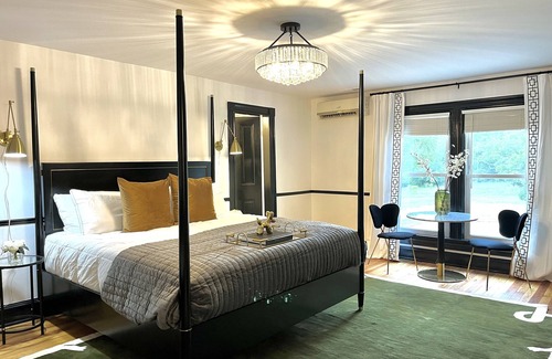 Nellysford Hotel | Welcome to the newly appointed Everett Estate: Where Modern Luxury Meets Historic Charm