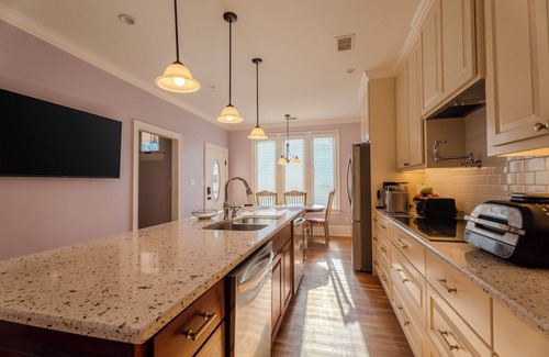 Southwest Raleigh House | Welcome to The Oaks @ The Oberlin Palais . . . Your Luxury, Fun & Comfort Destination—Golf-Theatre-Fire Pit—in the Heart of Raleigh!