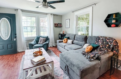 Owensboro House | Welcome to the Owensboro House our exquisite home located in the heart of town.