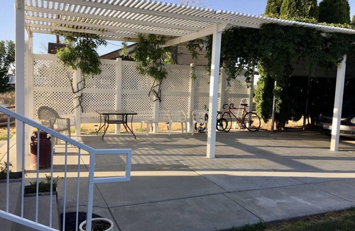 Caldwell House | Welcome to the Quiet and Peaceful Country Life