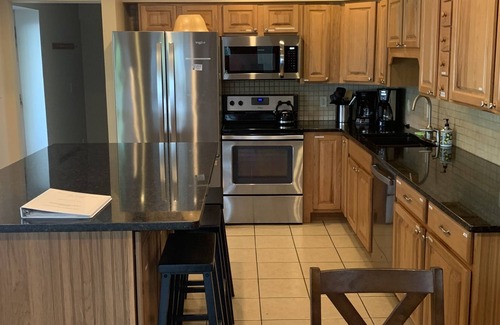 Dundee House | Welcome to The Reunion House at Lakespell! Relaxation and enjoyment begins here.