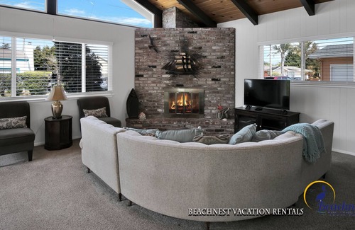 Aptos House | Welcome to the Sea Breeze - easily walking distance to Seacliff Beach with Ocean View!