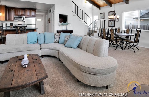 Aptos House | Welcome to the Sea Breeze - easily walking distance to Seacliff Beach with Ocean View!