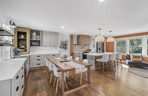 Rock Hill House | Welcome to the Sporty Lakeview Ranch. Indoor & Outdoor Amenities galore!
