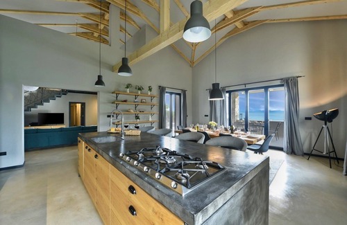 Zdrelac Villa | Welcome to the stunning Villa on the coast of the beautiful island of Pašman!