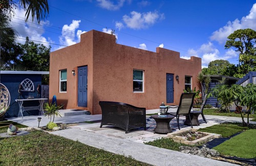 West Palm Beach House | Welcome to the Oasis, a place of refuge and tranquility.
